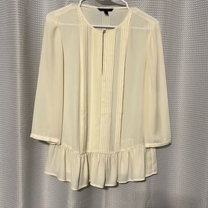 Banana Republic Blouse in Cream size Small-3/4 Length sleeve w/ Pleated front
